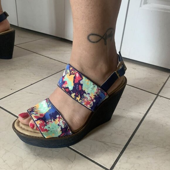 Hush Puppies Floral Wedge Sandals - Size US 6, Never Worn - Picture 1 of 6